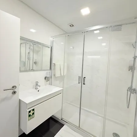 Gold Center 105 * Funchal (Madeira)