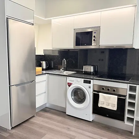 Gold Center 105 * Funchal (Madeira)